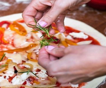 15. Pizza making