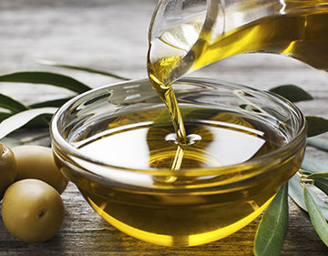 olio extravergine oliva shu 253044214